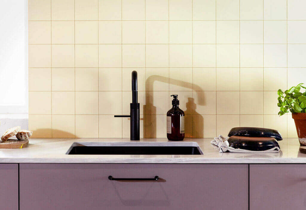 Banane Éclaté | Faciles à poser, interchangeable, pour vos rénovations DIY, cuisine, dosseret, salle de bain et applications murales. Achetez tendance - Click'n tile au Canada.