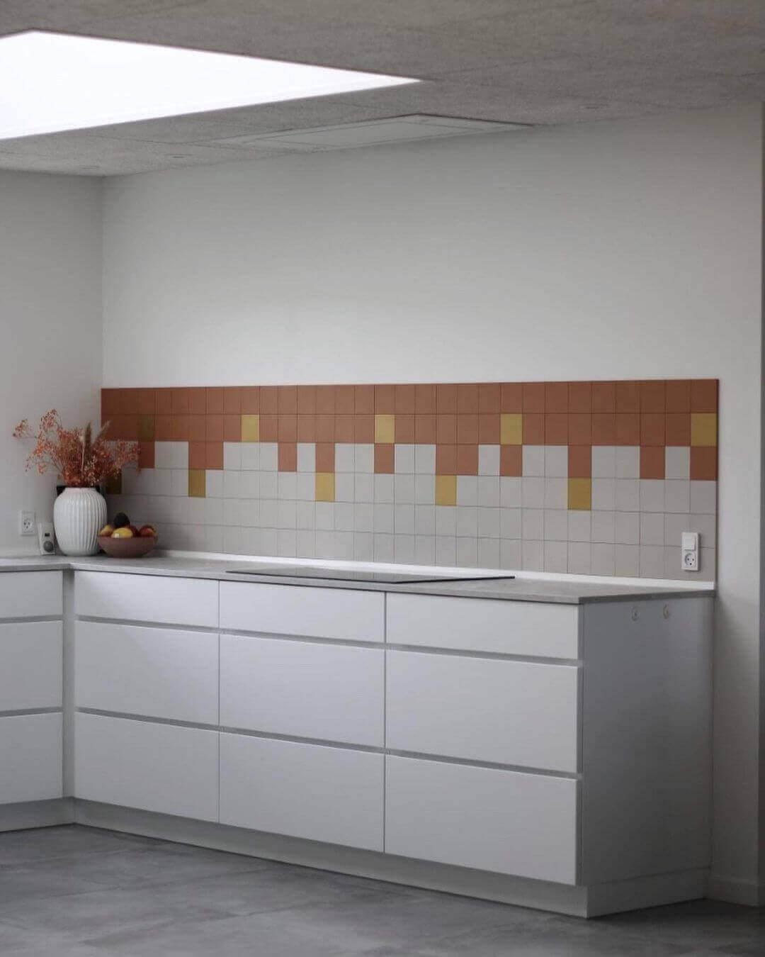 Brun Sable | Faciles à poser, interchangeable, pour vos rénovations DIY, cuisine, dosseret, salle de bain et applications murales. Achetez tendance - Click'n tile au Canada.