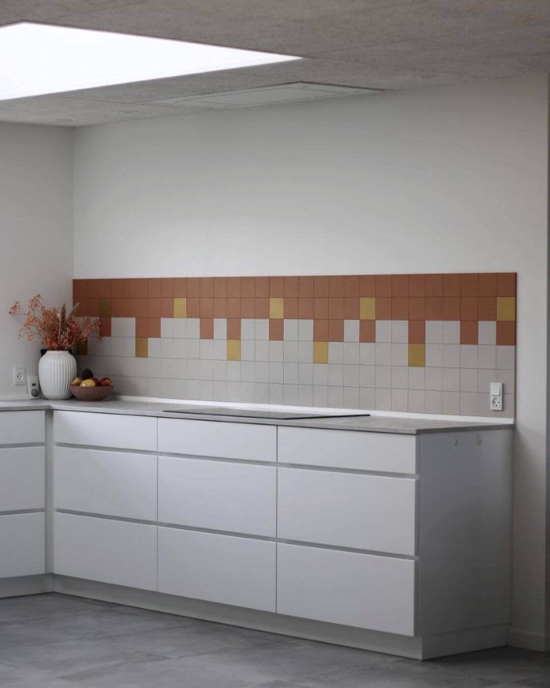 Metro Banane Éclaté | Faciles à poser, interchangeable, pour vos rénovations DIY, cuisine, dosseret, salle de bain et applications murales. Achetez tendance - Click'n tile au Canada.